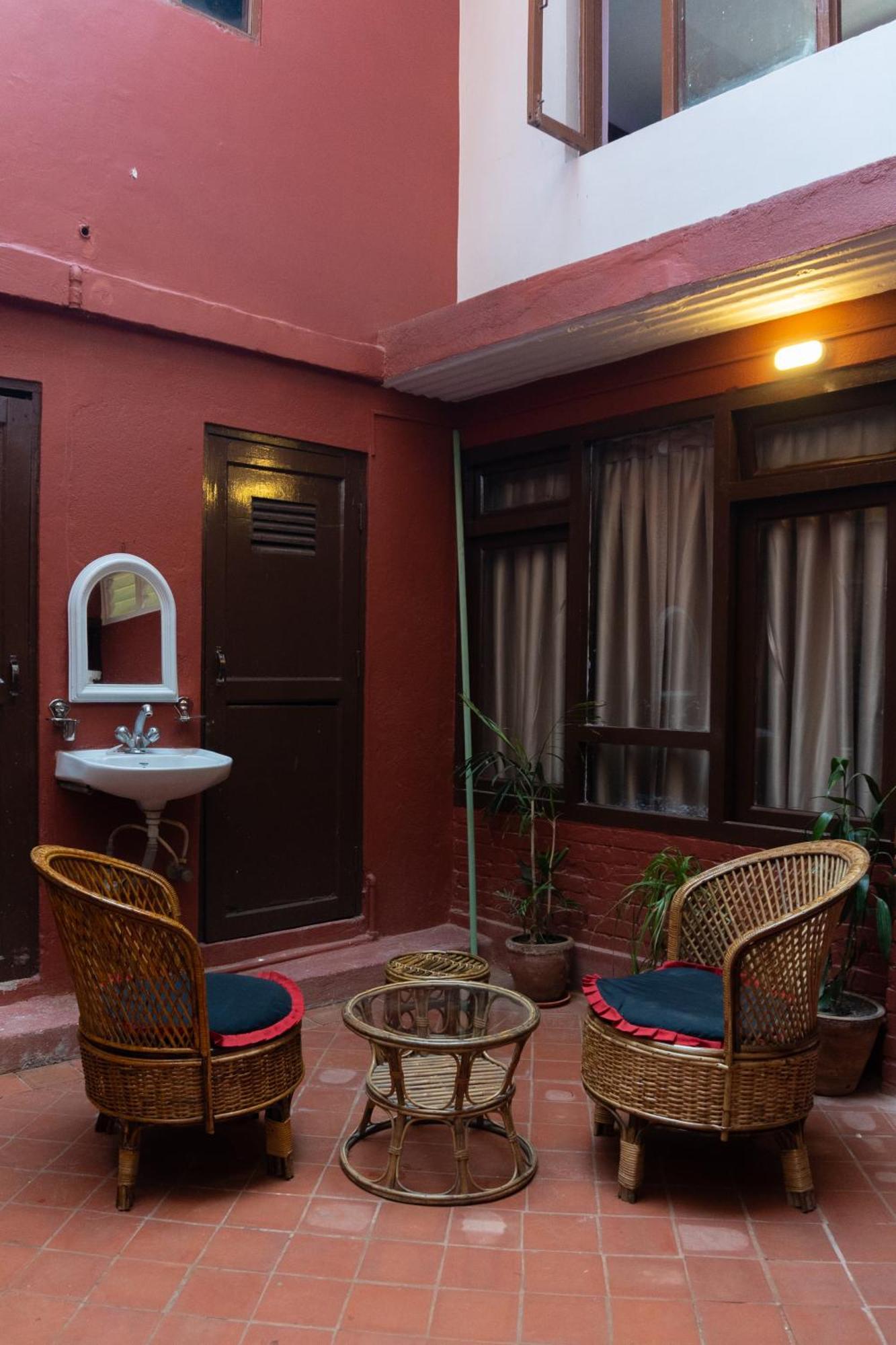 Tulaja Boutique Hotel Bhatgoan Buitenkant foto